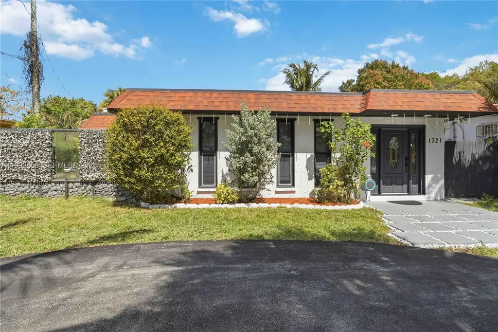 1321 NE 148th Street Miami FL 33161