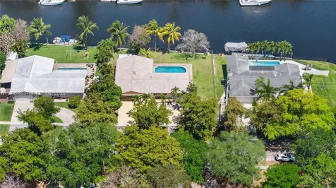 6121 SW 16th Street Plantation FL 33317