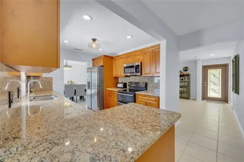 6121 SW 16th Street Plantation FL 33317