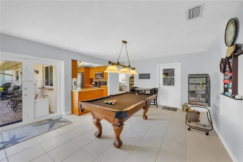 6121 SW 16th Street Plantation FL 33317