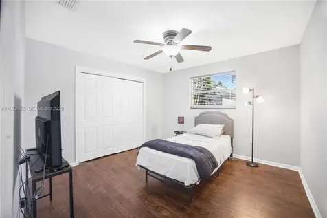 6121 SW 16th Street Plantation FL 33317