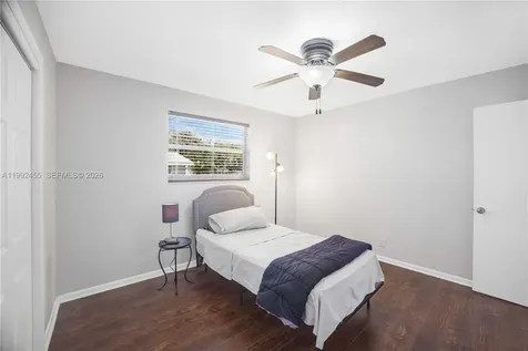 6121 SW 16th Street Plantation FL 33317