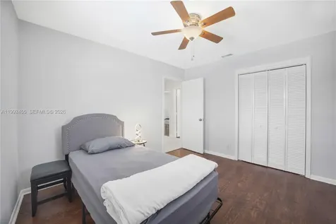 6121 SW 16th Street Plantation FL 33317