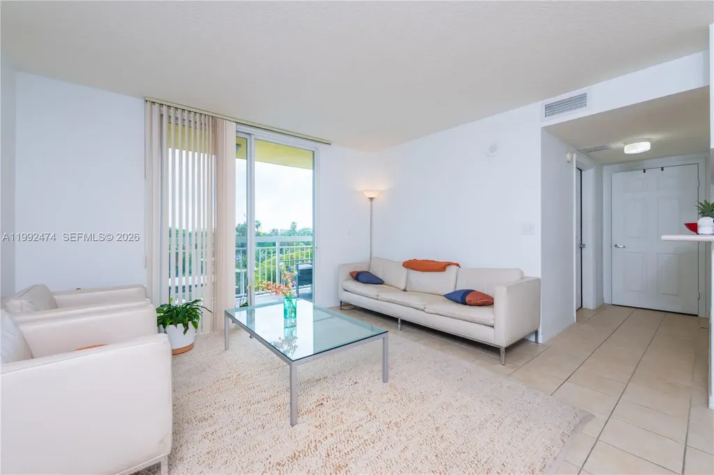 816 NW 11th Street Miami FL 33136