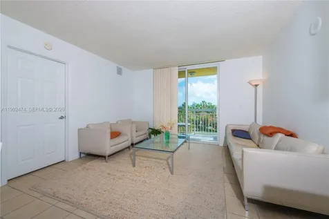 816 NW 11th Street Miami FL 33136
