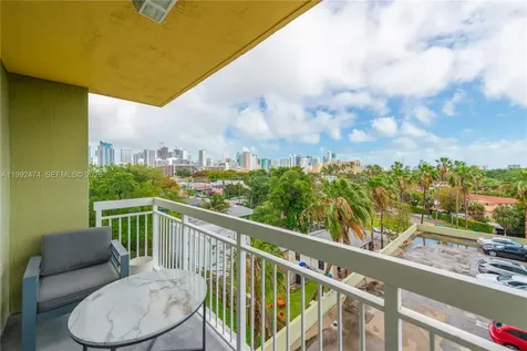 816 NW 11th Street Miami FL 33136