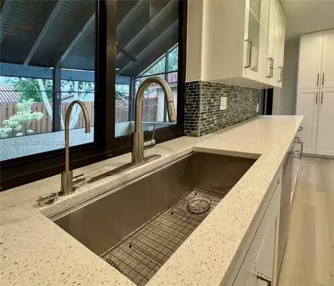 2159 Baton Rouge Weston FL 33326