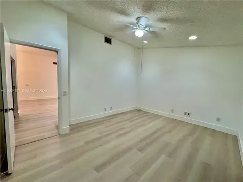 2159 Baton Rouge Weston FL 33326