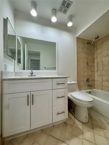 2159 Baton Rouge Weston FL 33326