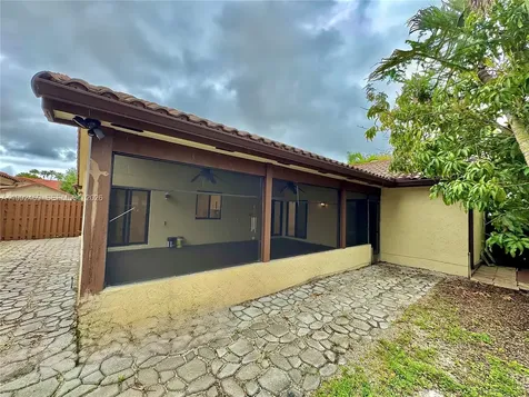 2159 Baton Rouge Weston FL 33326