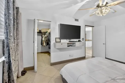 1250 SW 113th Terrace Pembroke Pines FL 33025