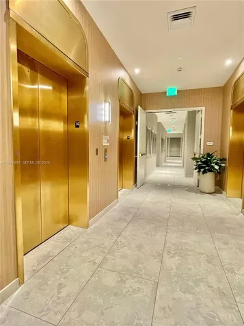 77 SE 5th Street Miami FL 33131