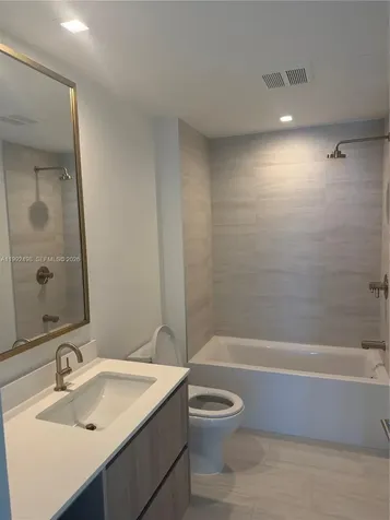 77 SE 5th Street Miami FL 33131
