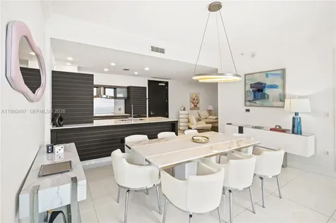 200 Biscayne Boulevard Way Miami FL 33131