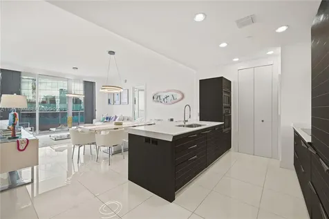 200 Biscayne Boulevard Way Miami FL 33131