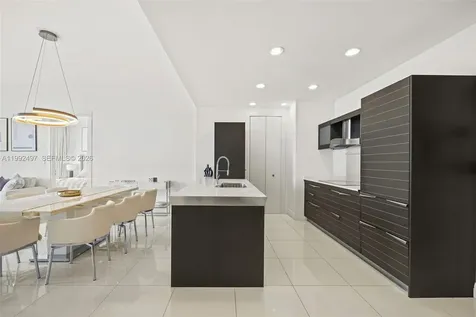 200 Biscayne Boulevard Way Miami FL 33131
