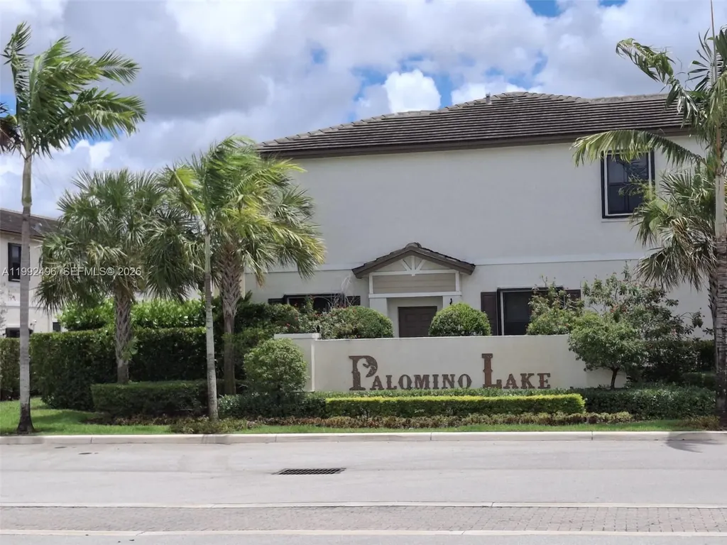 5990 Mustang Manor Davie FL 33314