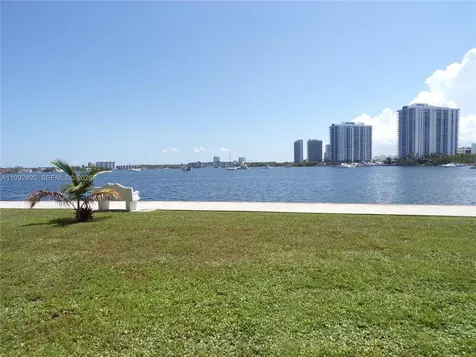 2920 Point East Drive Aventura FL 33160