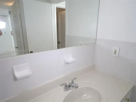 2920 Point East Drive Aventura FL 33160