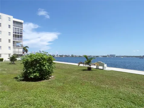 2920 Point East Drive Aventura FL 33160