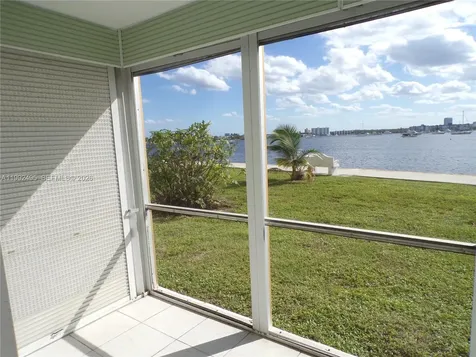 2920 Point East Drive Aventura FL 33160