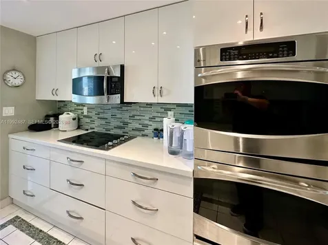 19667 Turnberry Way Aventura FL 33180