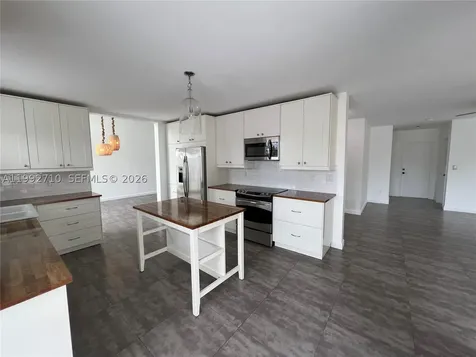 15511 SW 59th Street Miami FL 33193
