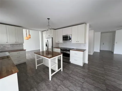15511 SW 59th Street Miami FL 33193