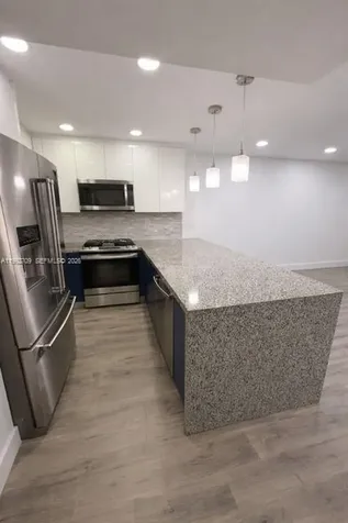 1555 W 44th Place Hialeah FL 33012