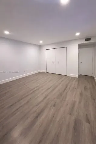 1555 W 44th Place Hialeah FL 33012