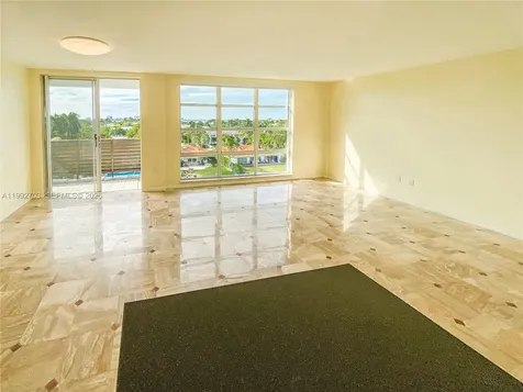 9800 W Bay Harbor Drive Bay Harbor Islands FL 33154