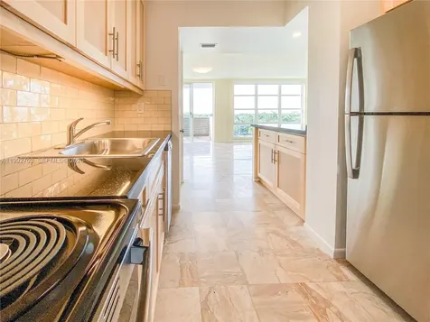 9800 W Bay Harbor Drive Bay Harbor Islands FL 33154