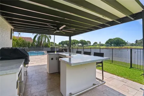2569 Eagle Run Lane Weston FL 33327