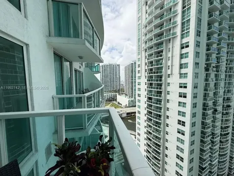 41 SE 5th Street Miami FL 33131