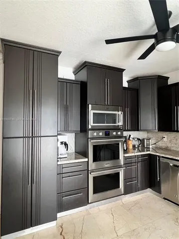5513 SW 164th Court Miami FL 33185