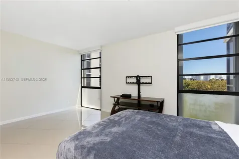 20400 W Country Club Drive Aventura FL 33180
