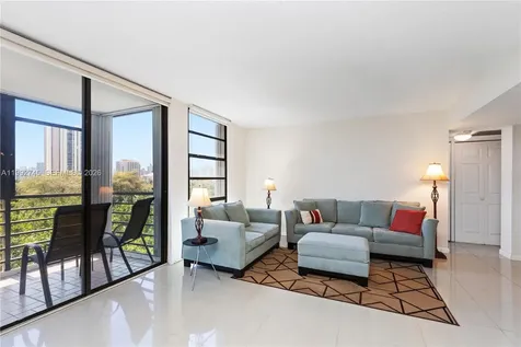 20400 W Country Club Drive Aventura FL 33180