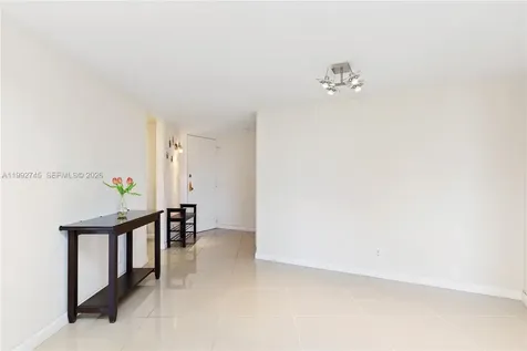 20400 W Country Club Drive Aventura FL 33180