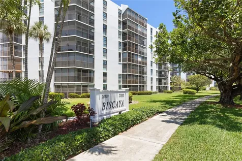 20400 W Country Club Drive Aventura FL 33180