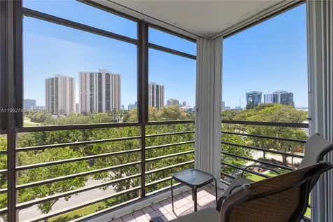 20400 W Country Club Drive Aventura FL 33180