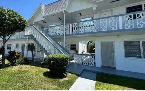 19051 NE 2nd Avenue Miami FL 33179