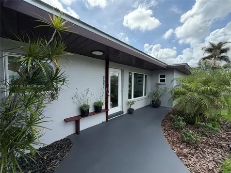 2497 NW South Manor Avenue Stuart FL 34994