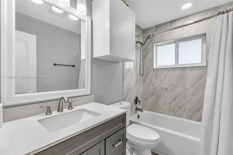 819 N 32nd Avenue Hollywood FL 33021