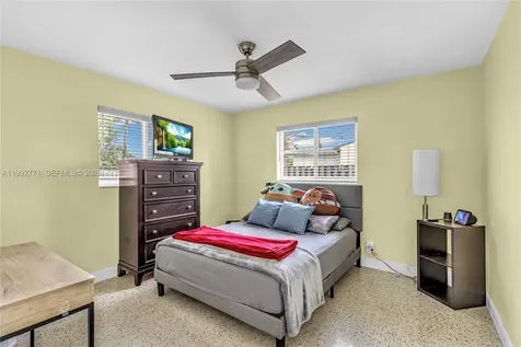 819 N 32nd Avenue Hollywood FL 33021