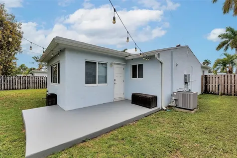 819 N 32nd Avenue Hollywood FL 33021