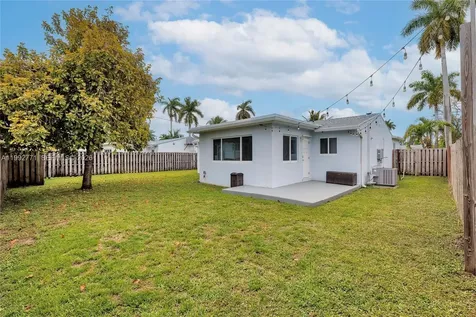 819 N 32nd Avenue Hollywood FL 33021