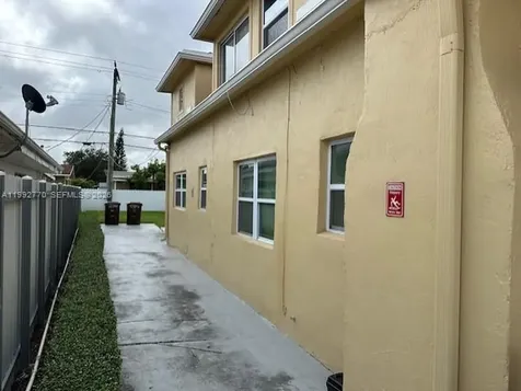 274 E 9th Street Hialeah FL 33010