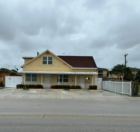 274 E 9th Street Hialeah FL 33010