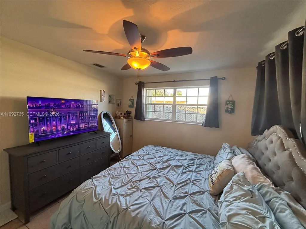 7131 Park Street Hollywood FL 33024