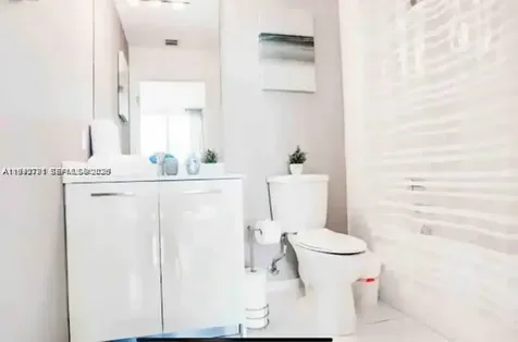 151 SE 1 Miami FL 33131